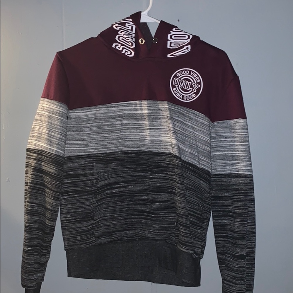 Sweaters - Picture 2 of 3